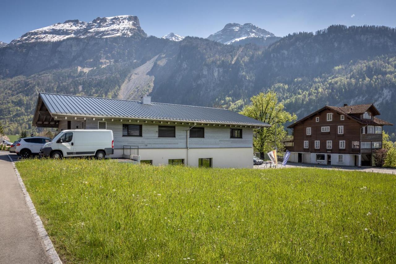 Moto-Center Beo Ag Brienz (Bern) Exterior foto